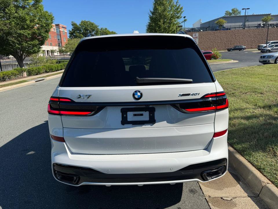 New 2027 BMW X7 xDrive40i w/ Executive Package AWD/4WD image 14