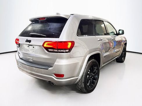 Used 2020 Jeep Grand Cherokee Altitude image 5
