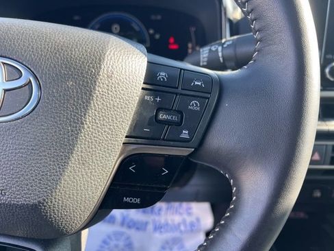 Used 2025 Toyota Camry SE image 15