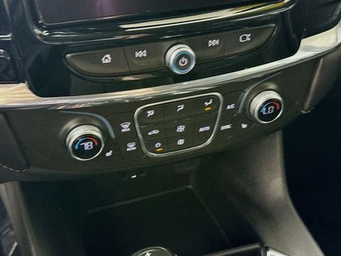 Used 2018 Chevrolet Traverse RS FWD image 17