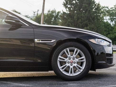 Used 2018 Jaguar XE Premium AWD/4WD image 11