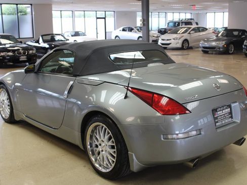 Used 2004 Nissan 350Z Touring image 16