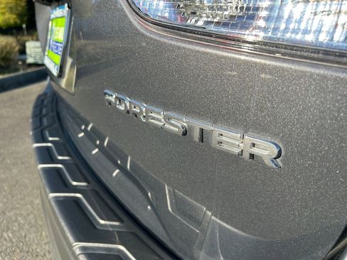 Used 2023 Subaru Forester Limited image 31