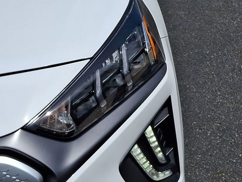 Used 2021 Hyundai Ioniq Limited FWD image 9
