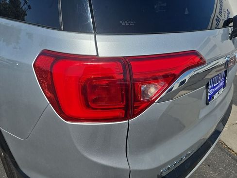 Used 2018 GMC Acadia SLT AWD/4WD image 36
