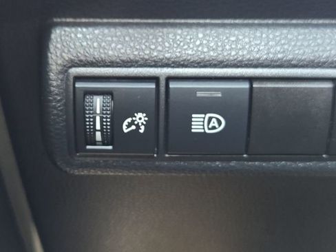 Used 2025 Toyota Corolla LE image 26