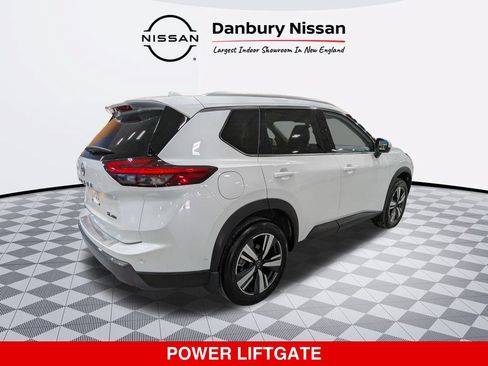 Certified 2025 Nissan Rogue SL w/ SL Premium Package AWD/4WD image 4
