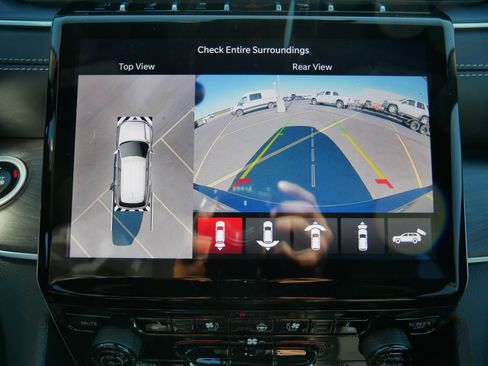 New 2025 Jeep Grand Cherokee L Limited w/ Luxury Tech Group II image 12