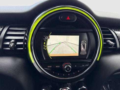 Used 2018 MINI Cooper S image 28