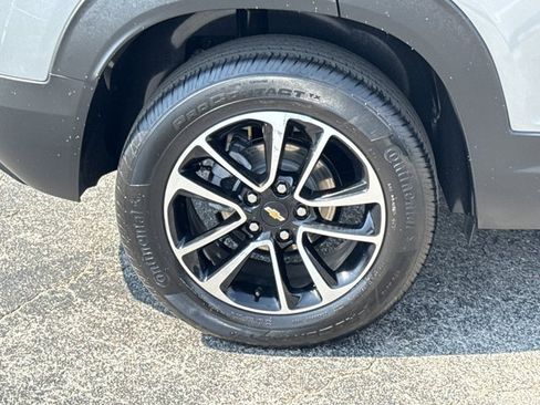 Used 2025 Chevrolet TrailBlazer LT image 5