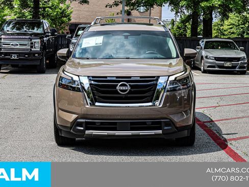 Used 2023 Nissan Pathfinder Platinum w/ Cargo Package FWD image 11