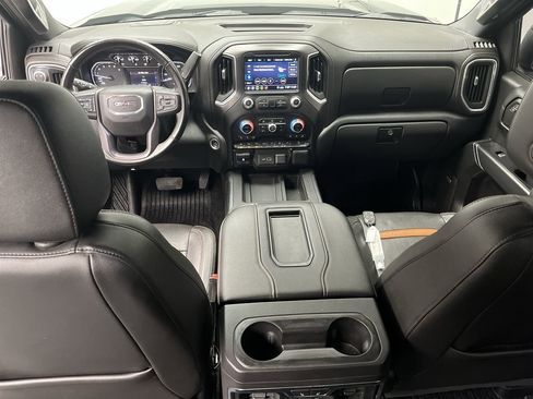 Used 2020 GMC Sierra 1500 AT4 w/ AT4 Premium Package AWD/4WD image 4