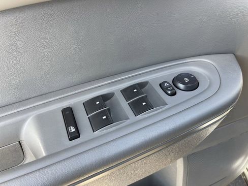 Used 2017 Chevrolet Traverse LS FWD image 21