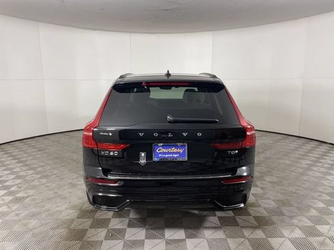 Certified 2025 Volvo XC60 T8 Plus w/ Protection Package Premier AWD/4WD image 10