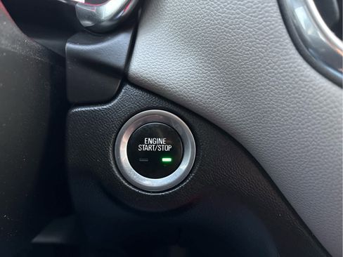 Used 2020 Chevrolet Equinox LS image 24