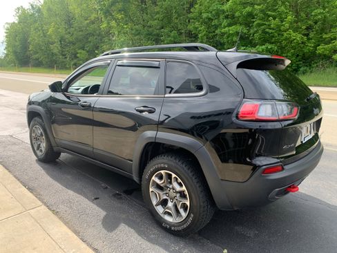 Certified 2022 Jeep Cherokee Trailhawk image 9