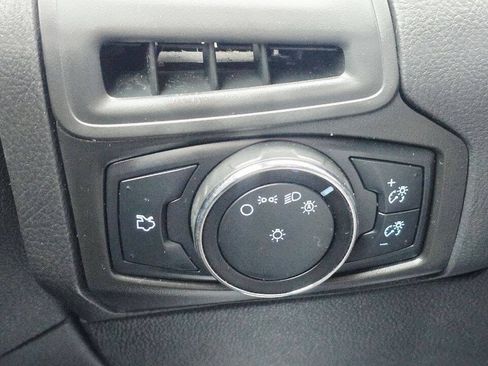 Used 2014 Ford Focus SE w/ SE Winter Package FWD image 25