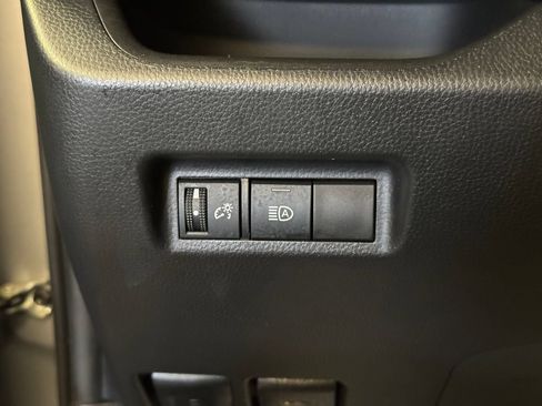 Used 2022 Toyota RAV4 LE AWD/4WD image 18