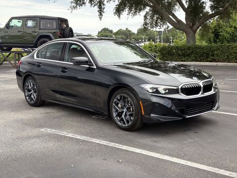 Used 2025 BMW 330i Sedan RWD image 2