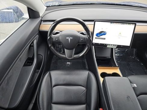 Used 2020 Tesla Model 3 Performance image 4