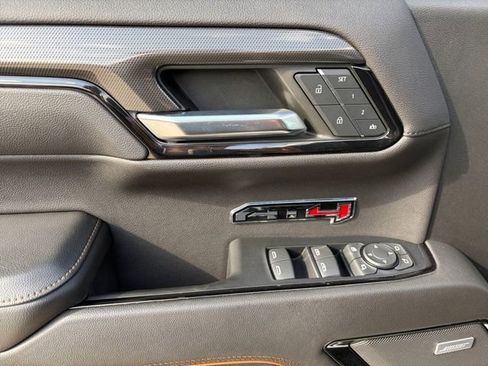 Used 2022 GMC Sierra 1500 AT4 w/ AT4 Premium Package image 4