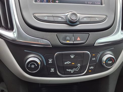Used 2024 Chevrolet Equinox LS FWD image 29