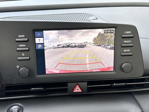 Certified 2025 Hyundai Elantra Sport image 23