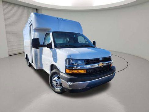 New 2026 Chevrolet Express 4500 w/ Power Convenience Package image 9