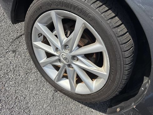 Used 2012 Toyota Prius V Five image 8