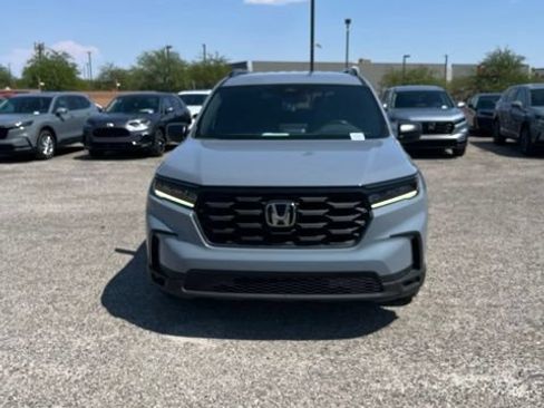 Used 2023 Honda Pilot Sport image 2