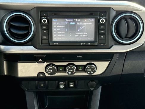 Used 2019 Toyota Tacoma SR5 RWD image 11