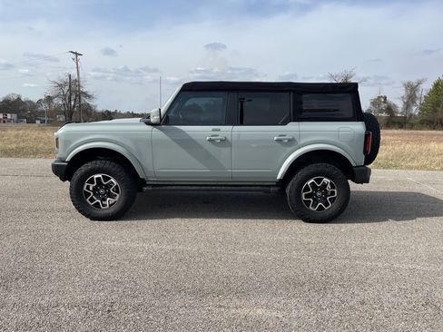 Used 2023 Ford Bronco Outer Banks image 2