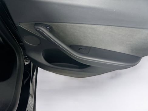 Used 2022 Tesla Model Y Performance image 29