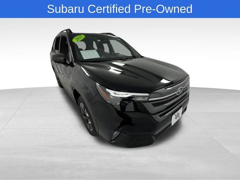 Certified 2025 Subaru Forester Premium AWD/4WD image 1