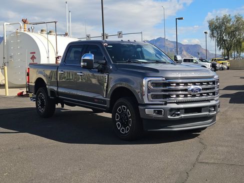Used 2024 Ford F250 Platinum image 3