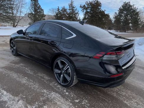 Used 2023 Honda Accord Sport image 3