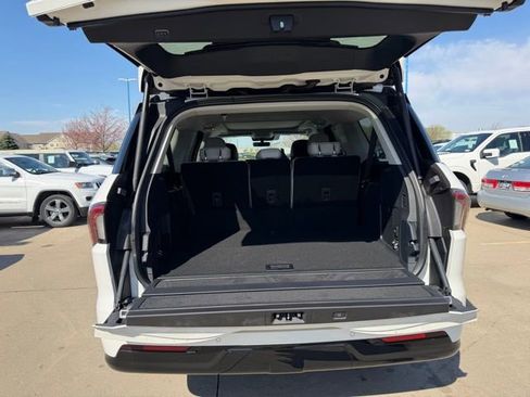 New 2026 Lincoln Navigator L Reserve AWD/4WD image 6
