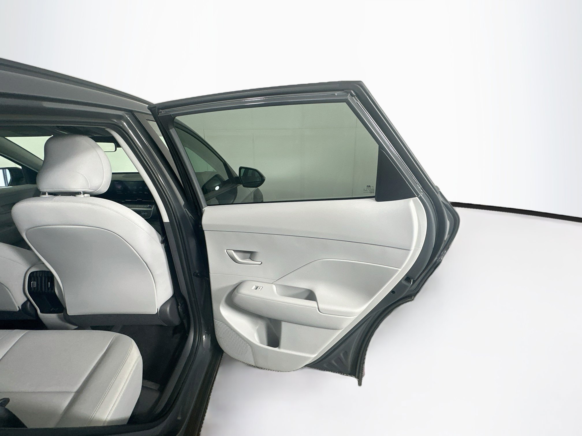 Used 2025 Hyundai Kona SEL FWD image 28
