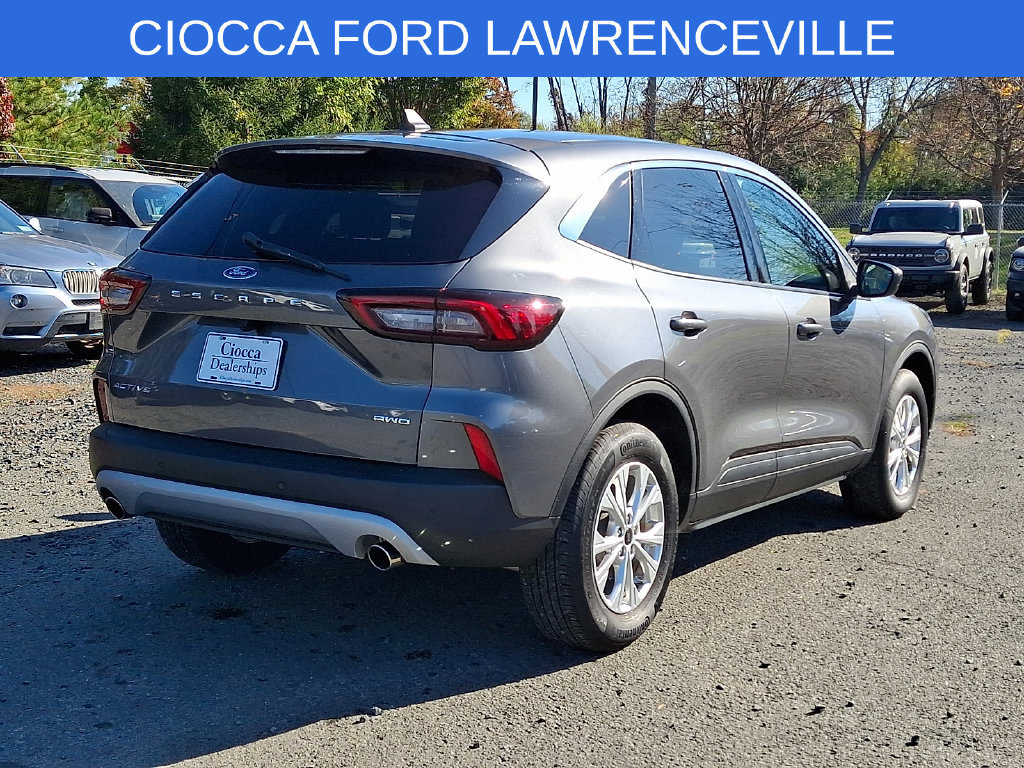 Used 2023 Ford Escape Active w/ Tech Pack #1 AWD/4WD image 9