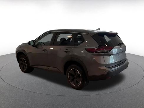 Used 2025 Nissan Rogue SV FWD image 10