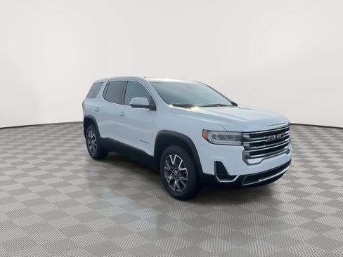 Certified 2023 GMC Acadia SLE image 3