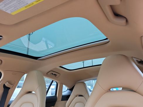 Used 2018 Porsche Panamera image 12