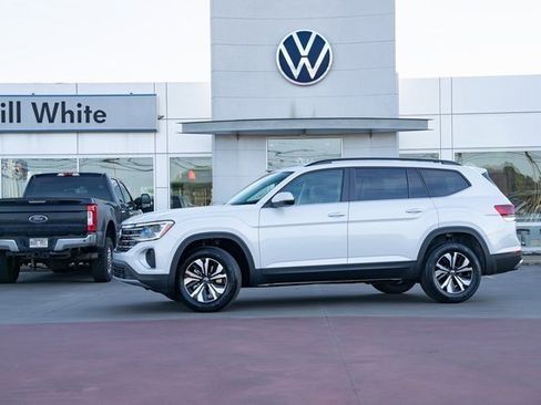 New 2026 Volkswagen Atlas SE image 1