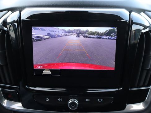 Used 2020 Chevrolet Traverse LT FWD image 11