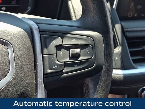 Used 2022 GMC Yukon SLT w/ SLT Premium Package AWD/4WD image 8