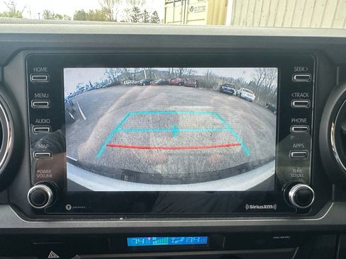 Used 2021 Toyota Tacoma TRD Sport w/ Technology Package AWD/4WD image 5