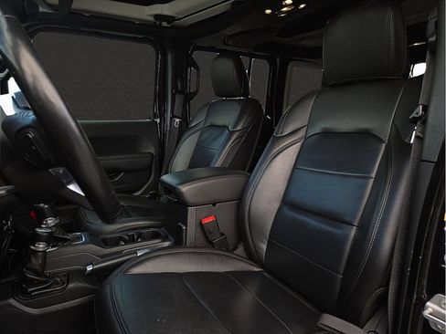 Used 2020 Jeep Wrangler Unlimited Sahara AWD/4WD image 20