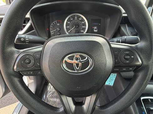Used 2022 Toyota Corolla LE FWD image 18