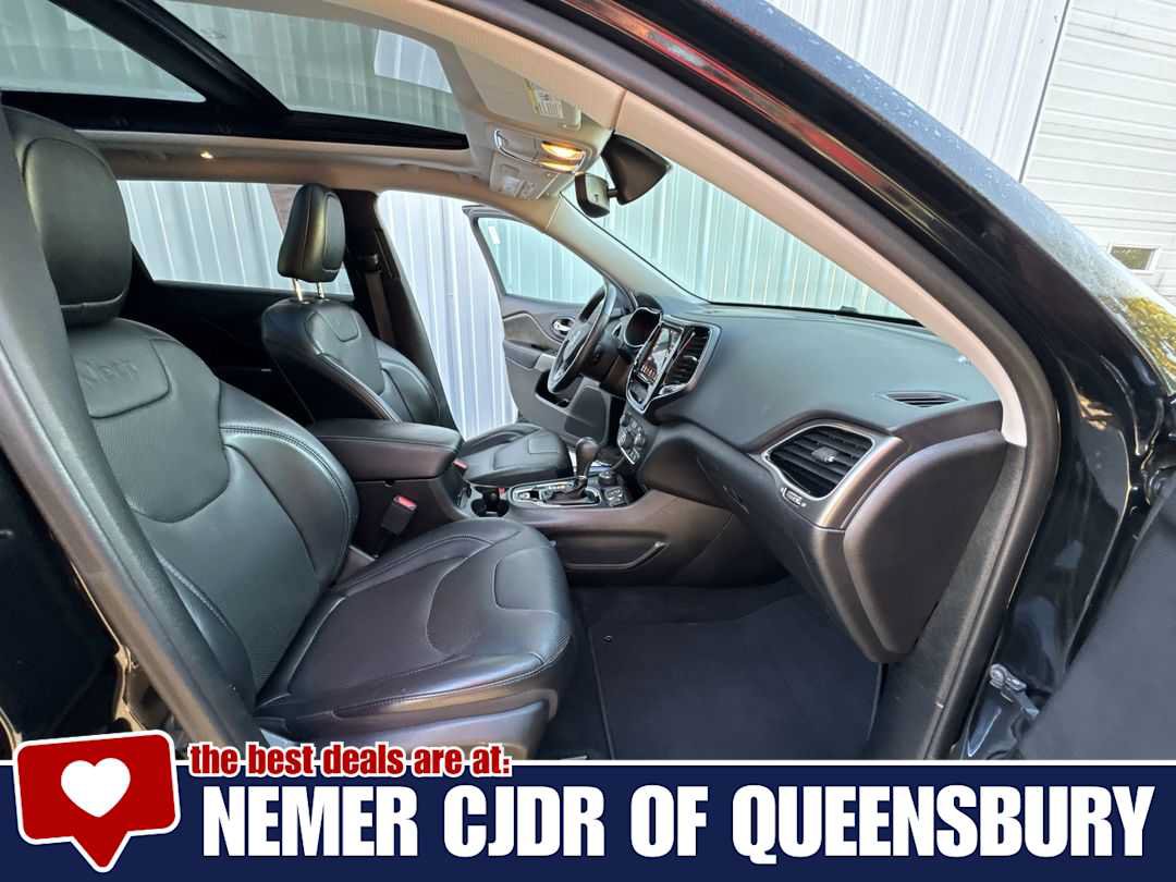 Used 2019 Jeep Cherokee Limited AWD/4WD image 24