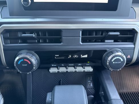 Certified 2025 Toyota Tacoma SR5 image 29